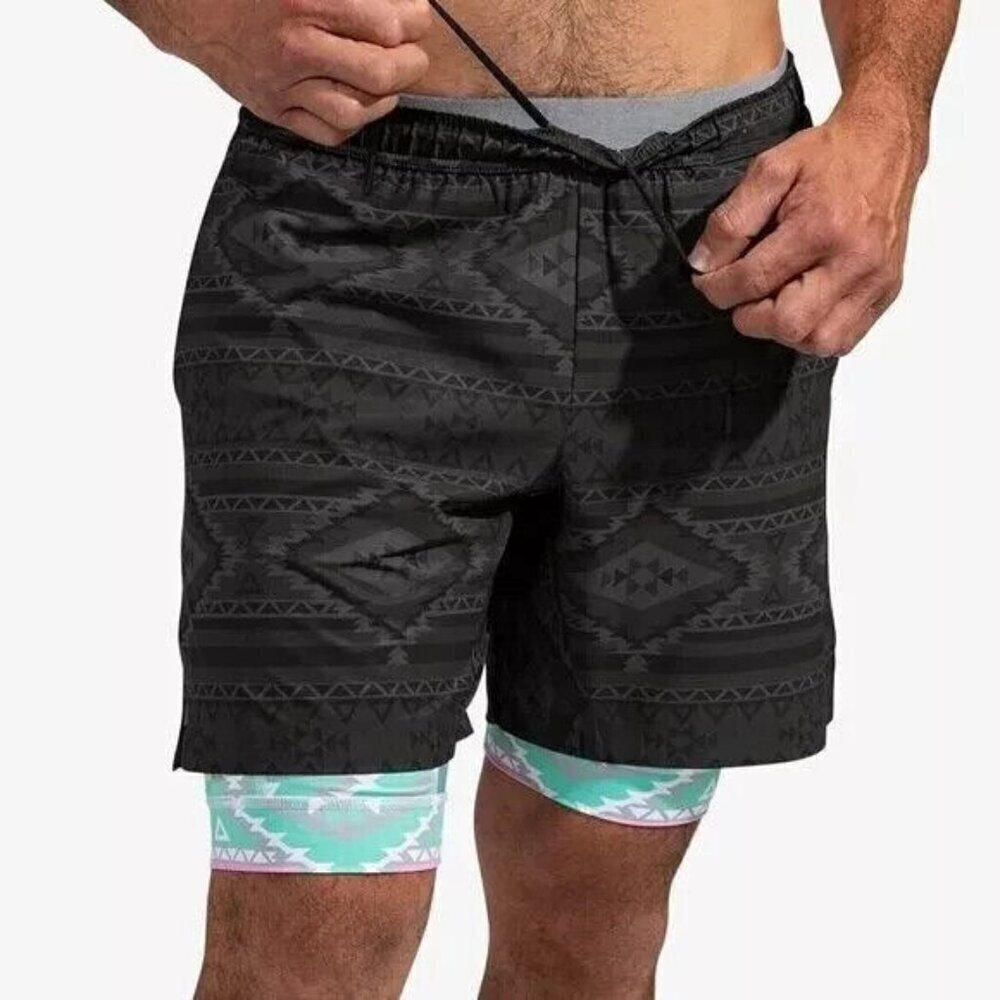 Chubbies The Quests 4" Ultimate Training Shorts Men's Medium Aztec Lined Gym Run